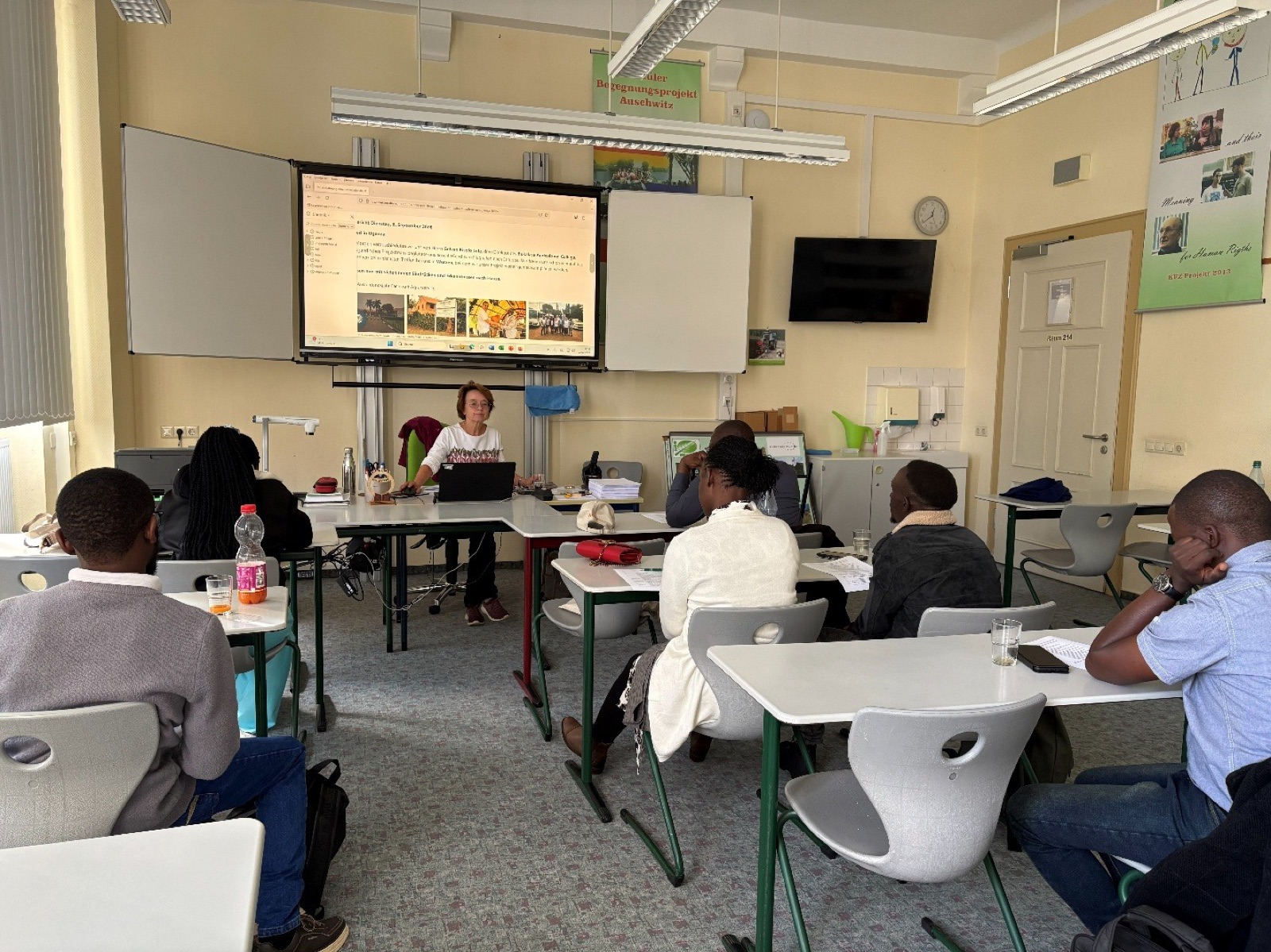 BAC and BSZ Wurzen discussing dual education in a classroom