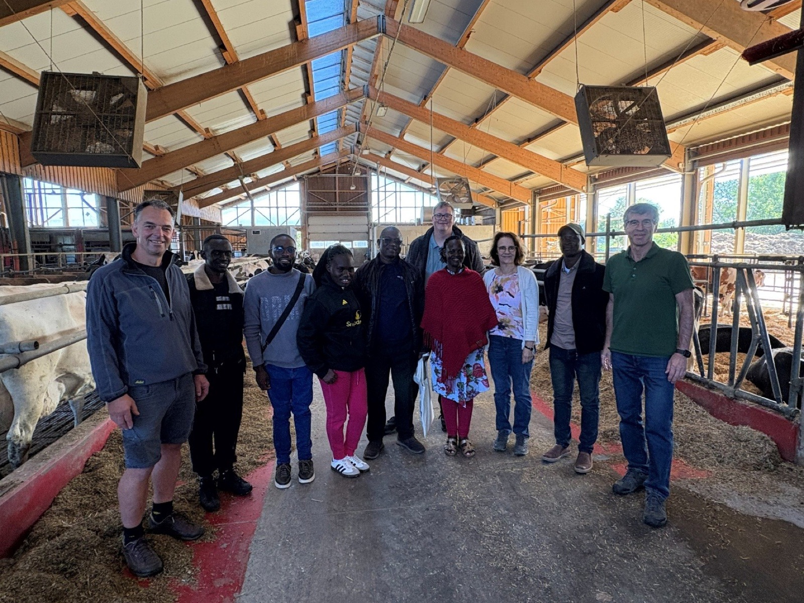 BAC delegation at the HaBlau automated dairy farm